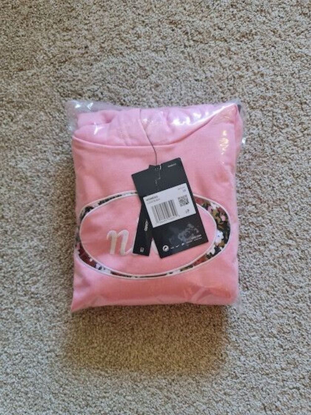 Women's Nike Sportswear Hoodie Pink Floral. Size (1X) - CZ3378-654 - Picture 4 of 4